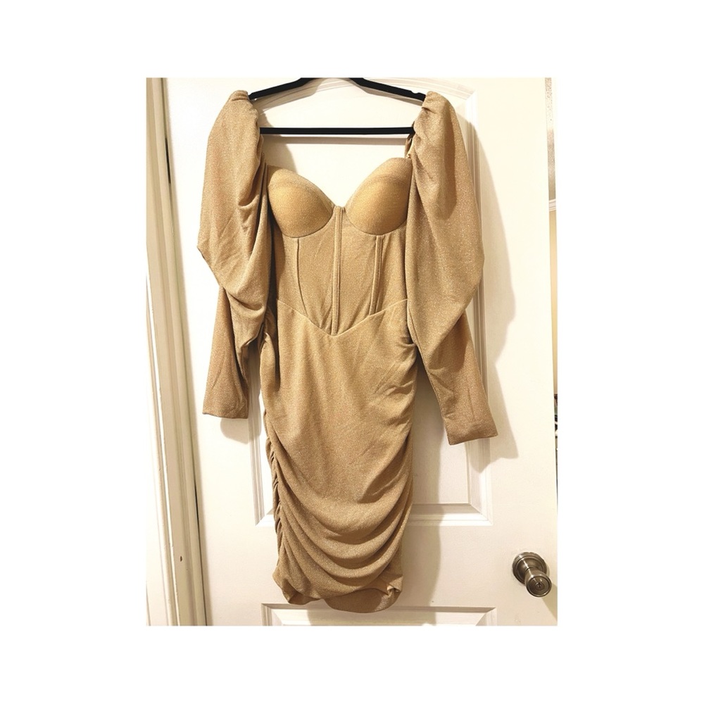 Evita Egg White Puff Sleeve Ruched Corset Dress
XL / US 12-14